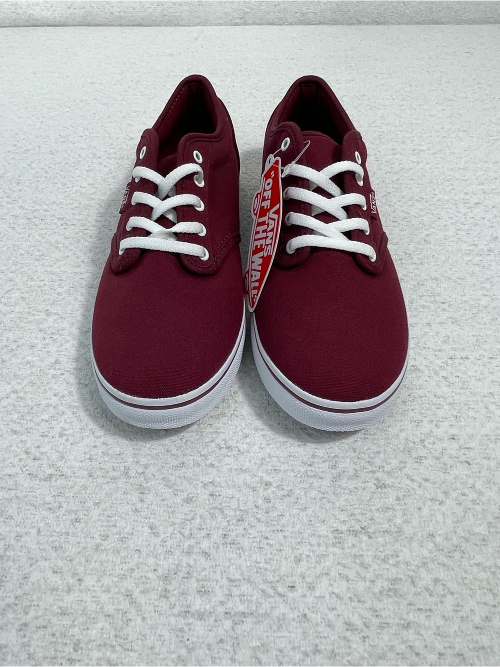 VANS Women’s Burgundy Low Top Lace Up Canvas Sneakers Round Toe Sz.8.SKU#0583